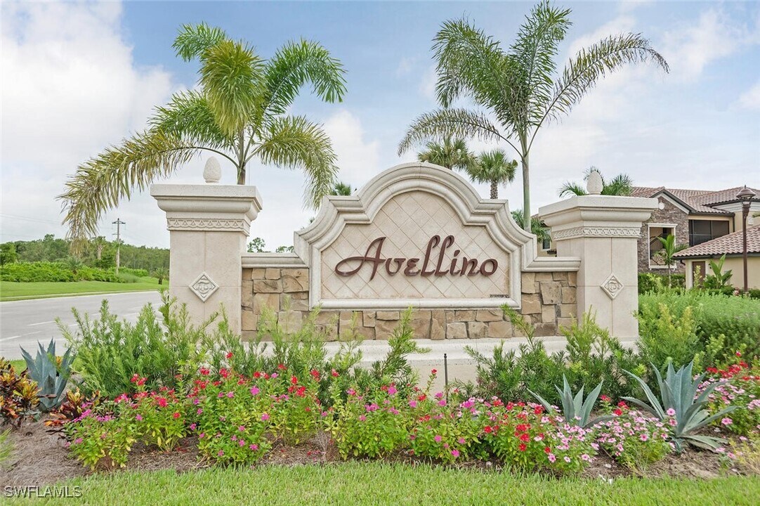 9513 Avellino Wy in Naples, FL - Building Photo