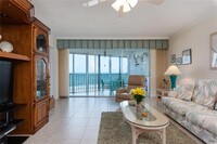 4825 Gulf of Mexico Dr in Longboat Key, FL - Foto de edificio - Building Photo