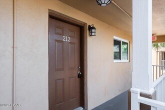 411 N Halifax Ave in Daytona Beach, FL - Building Photo - Building Photo