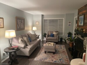 13 Winding Brook Rd in Hamburg, NJ - Building Photo - Building Photo