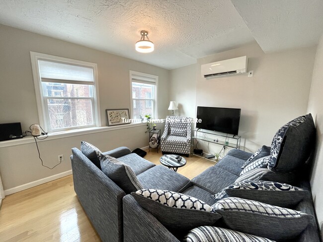 95 Hudson St, Unit 4