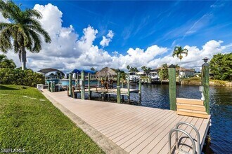 1911 SE 32nd Terrace in Cape Coral, FL - Building Photo - Building Photo