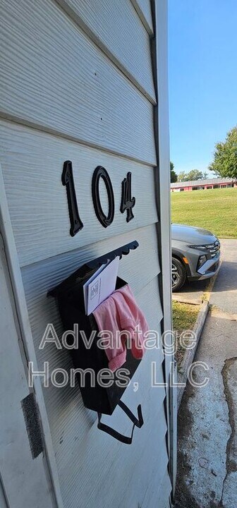 1015 N Scott Ave in Belton, MO - Building Photo