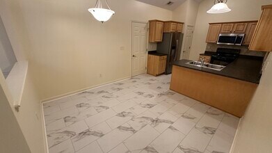 555 Goldon Trophy Trl, Unit Magnolia Run in Lexington, KY - Foto de edificio - Building Photo