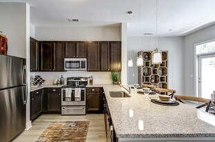 1824 Defoor Ave NW in Atlanta, GA - Building Photo