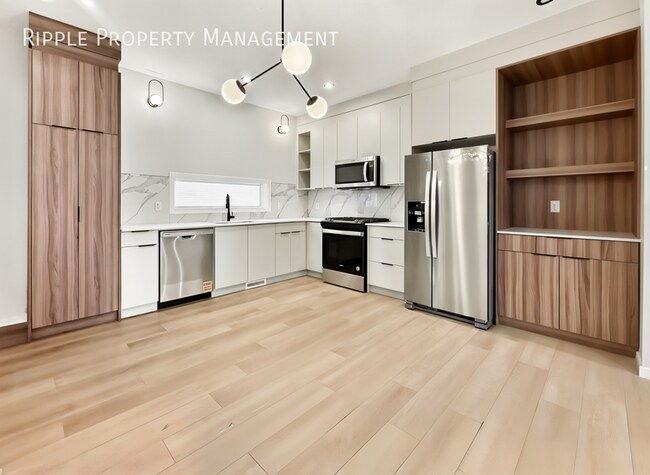 9303-9123 123 Ave NW in Edmonton, AB - Building Photo - Building Photo