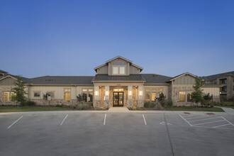 Adora at Rosehill in Tomball, TX - Foto de edificio - Building Photo