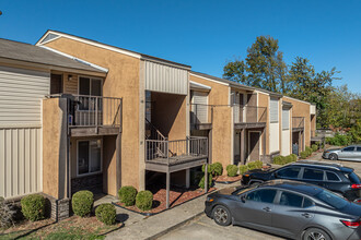 Pavilion Place Apartments, LLC in Fort Smith, AR - Building Photo - Building Photo