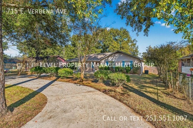 715 E Verbena Ave in Foley, AL - Building Photo - Building Photo