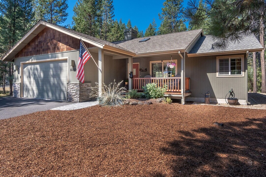 55569 Wagon Master Way in Bend, OR - Building Photo