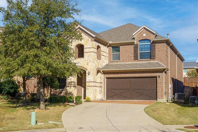 1028 Chickasaw Dr in Carrollton, TX - Foto de edificio