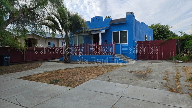 126 W 10th St in Pittsburg, CA - Building Photo - Building Photo