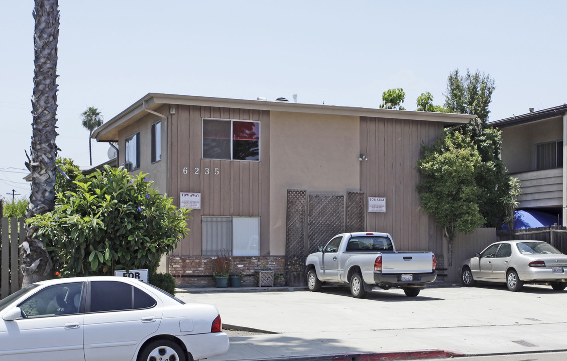 6235 Stanley Ave in San Diego, CA - Foto de edificio