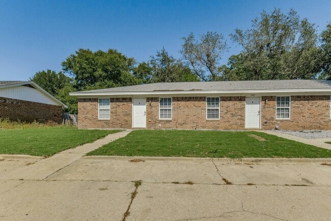 property at 3410 Green Briar Cir