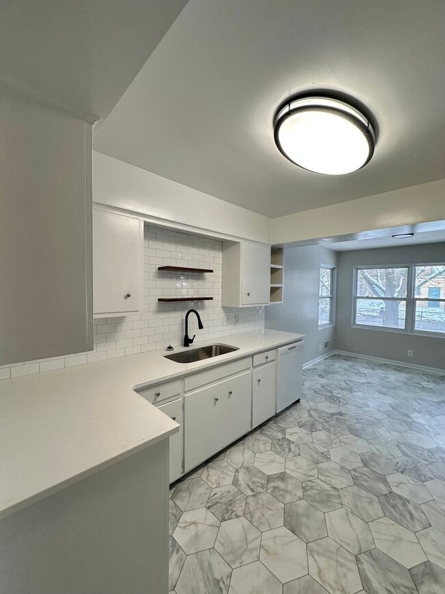 3009 W Michigan Ave in Kalamazoo, MI - Building Photo - Building Photo