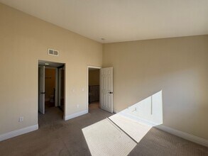 3985 Nobel Dr in San Diego, CA - Building Photo - Building Photo