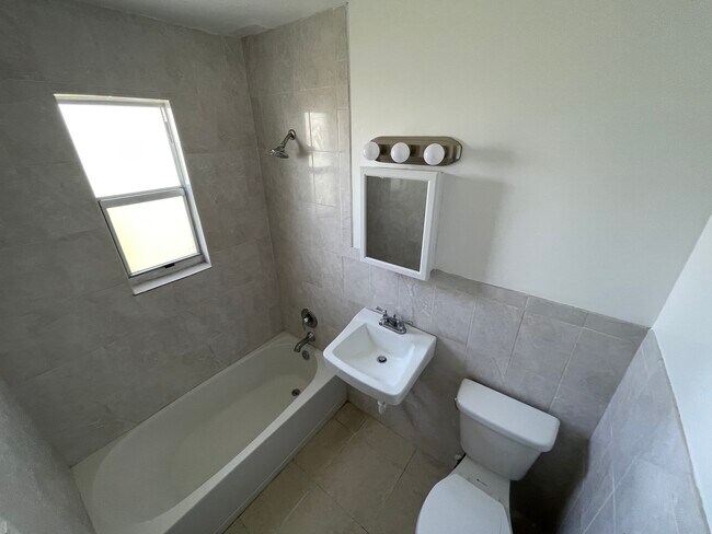 3137 Avenue J, Unit 4 - 2