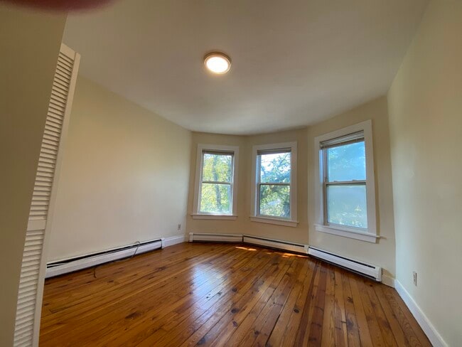 86 Pleasant St, Unit 3 in Cambridge, MA - Building Photo - Building Photo