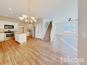 553 McCarthy Dr in Clayton, NC - Building Photo - Building Photo