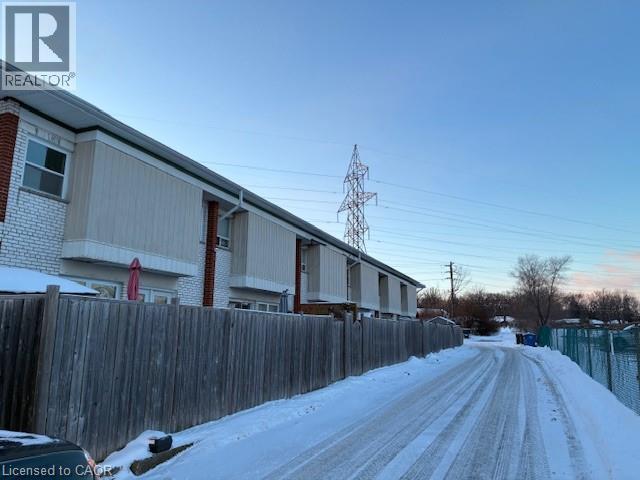 2251 Mountainside Dr in Burlington, ON - Building Photo - Building Photo