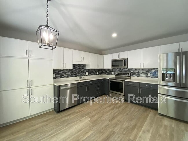 517 Apple Ln in Sanford, NC - Building Photo - Building Photo