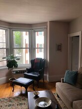 29 Winthrop St, Unit Apt #1 in Boston, MA - Building Photo - Building Photo