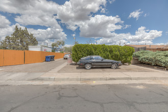 Grove Triplex in Albuquerque, NM - Building Photo - Other