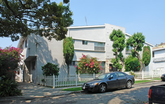 3135 Durango Ave in Los Angeles, CA - Building Photo