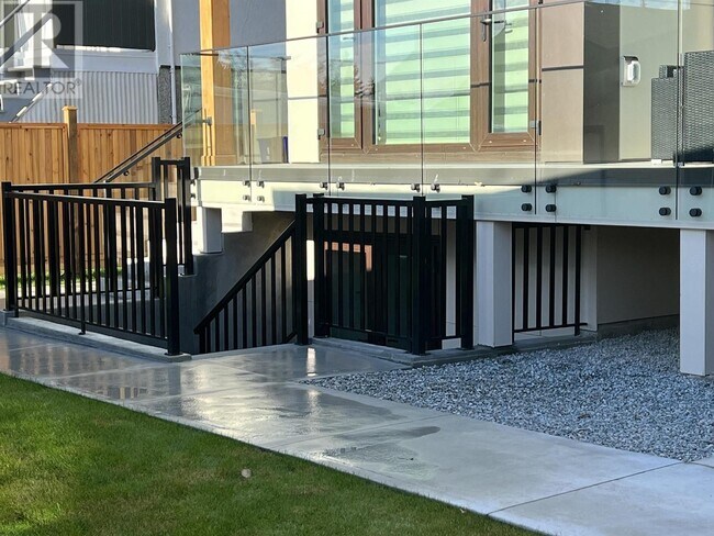 30XX E 56th Ave in Vancouver, BC - Building Photo - Building Photo