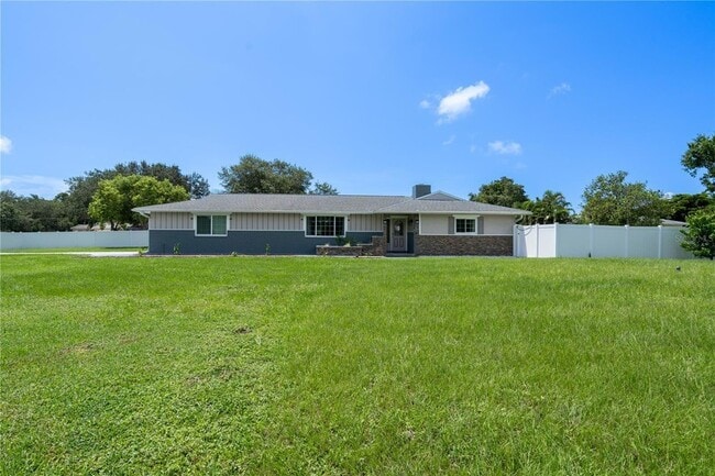 2140 Pinehurst St in Sarasota, FL - Building Photo - Building Photo