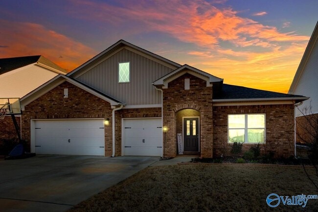property at 120 Chesire Cv Ln