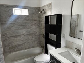 1471 Orange Ave in Long Beach, CA - Building Photo - Building Photo