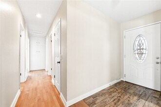 17239 Santa Suzanne St, Unit 7014 in Fountain Valley, CA - Building Photo - Building Photo