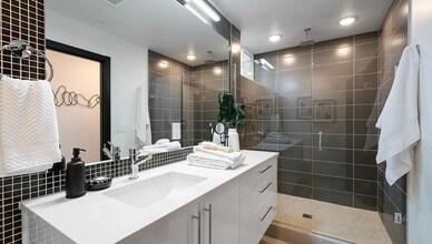 6737 15th Ave NW in Seattle, WA - Building Photo - Building Photo