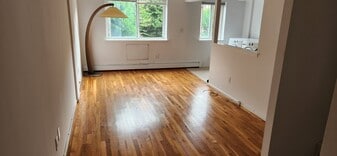 2347 77th St, Unit First floor in East Elmhurst, NY - Building Photo