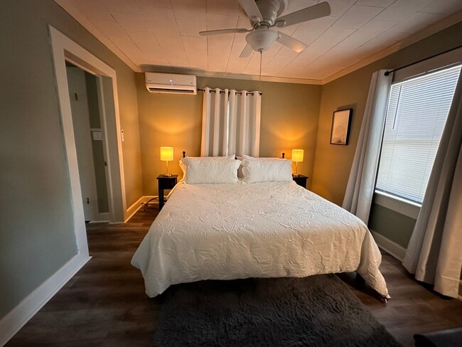 205 Cirus St in Franklin, LA - Foto de edificio - Building Photo