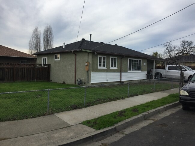 27963 Ingram Pl in Hayward, CA - Building Photo - Building Photo