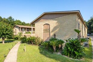 Green Acres Apartments in Long Beach, MS - Building Photo