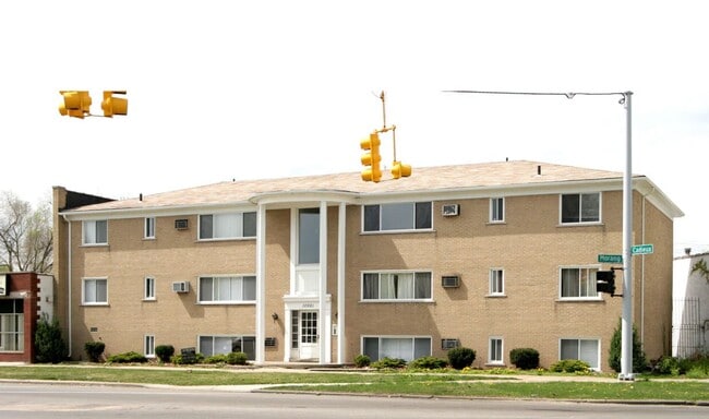 property at 10661 Cadieux Rd