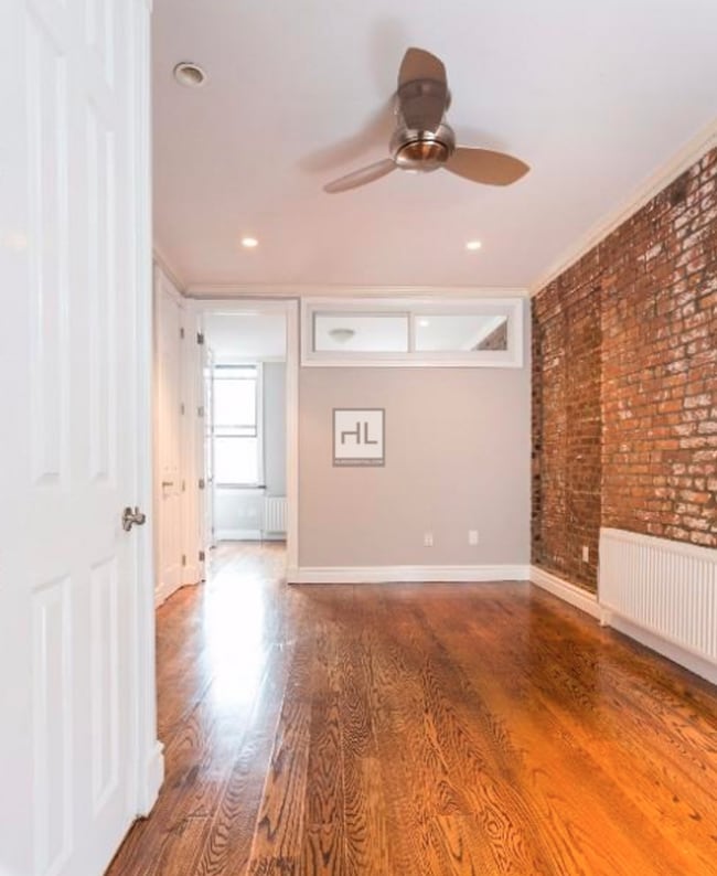 East 5th Street, Unit 3 in New York, NY - Building Photo - Building Photo