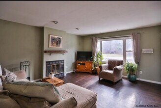 4550 Duanesburg Rd in Duanesburg, NY - Foto de edificio - Building Photo