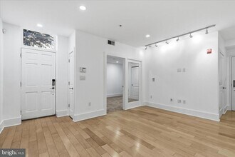 2818 Connecticut Ave NW in Washington, DC - Building Photo - Building Photo