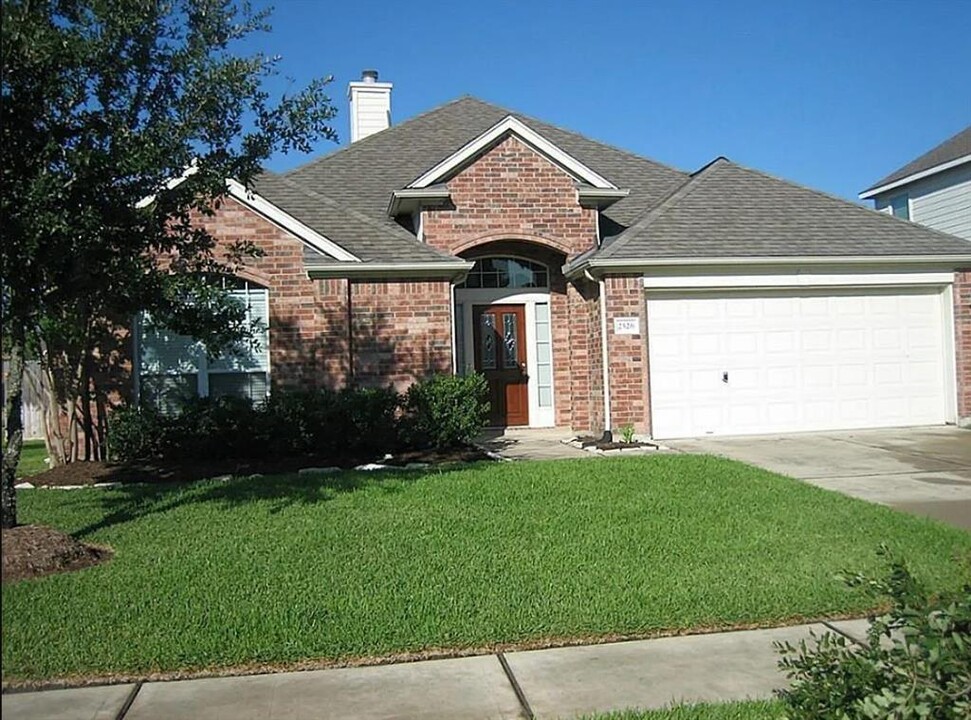 2526 Sunlight Ln in Pearland, TX - Building Photo