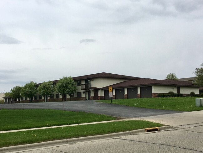 700 - 1549-1641 Dayton St.