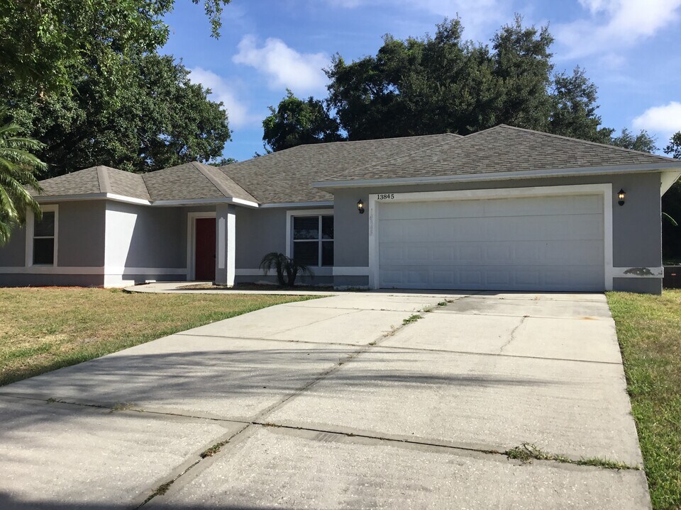 13845 Vista Del Lago Blvd in Clermont, FL - Building Photo