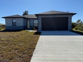 640 Central St E in Lehigh Acres, FL - Building Photo