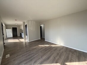 229 Cedarwood Ave in Bolingbrook, IL - Building Photo - Building Photo