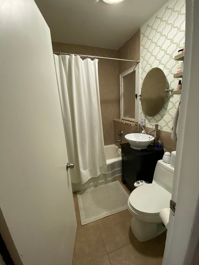 136 Broadway, Unit 3 in Somerville, MA - Building Photo - Building Photo