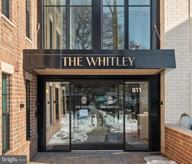 property at 811 N Columbus St