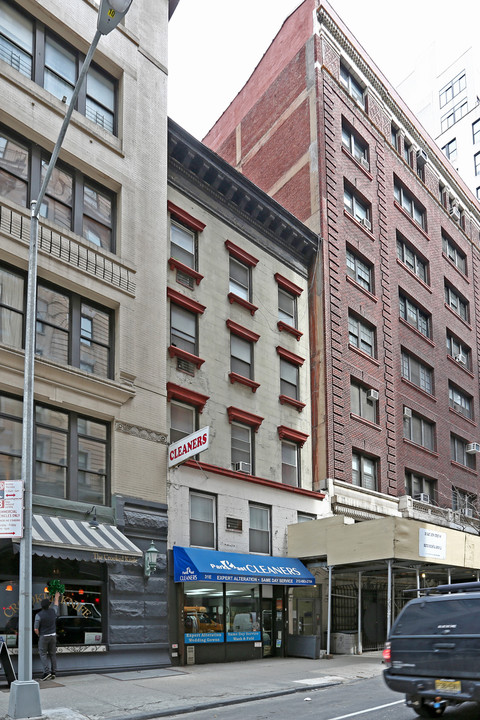 31 E 30th St in New York, NY - Building Photo